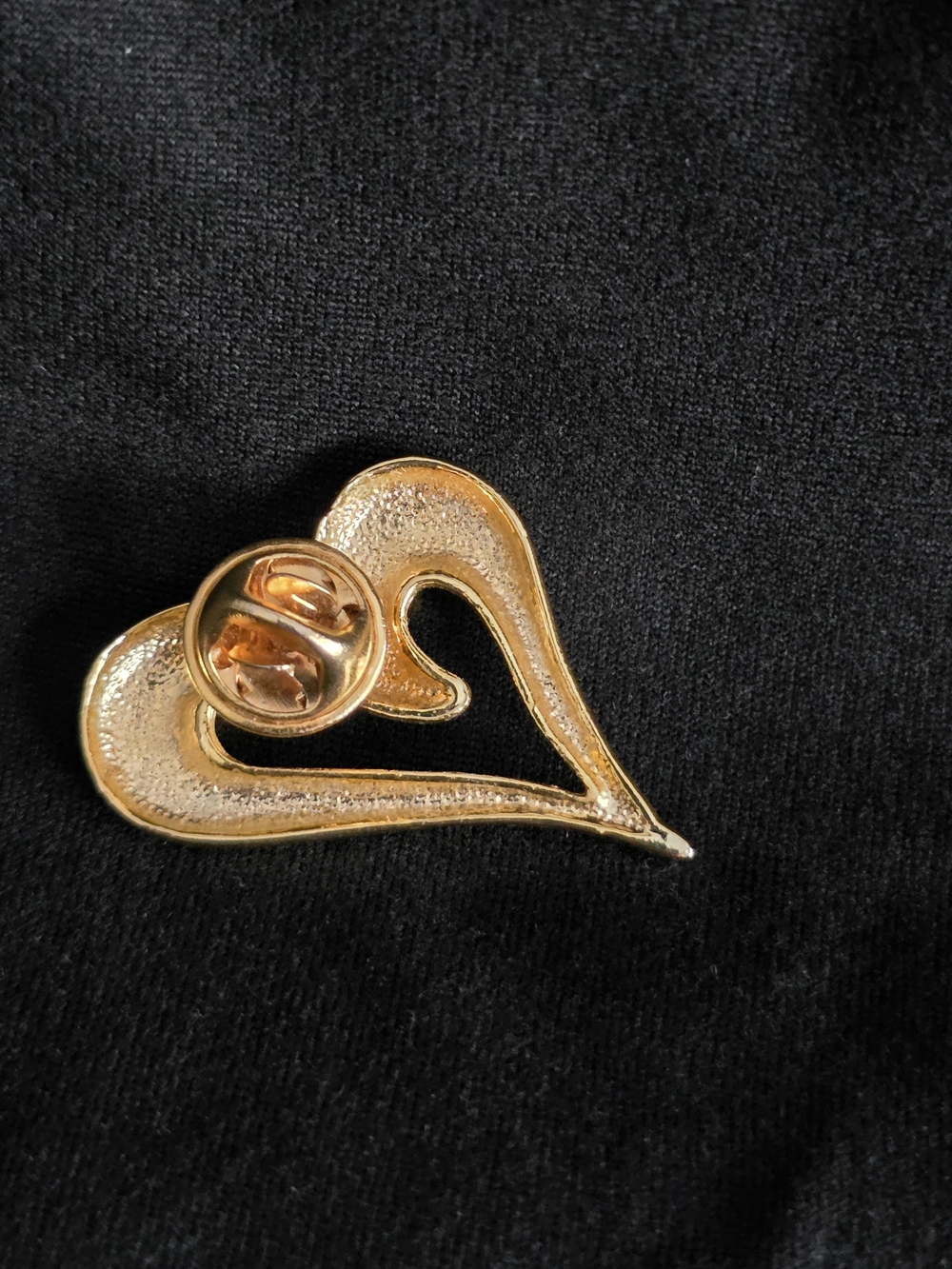Heart Brooch Pin - Picture 3 of 5